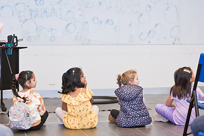 Children sitting 